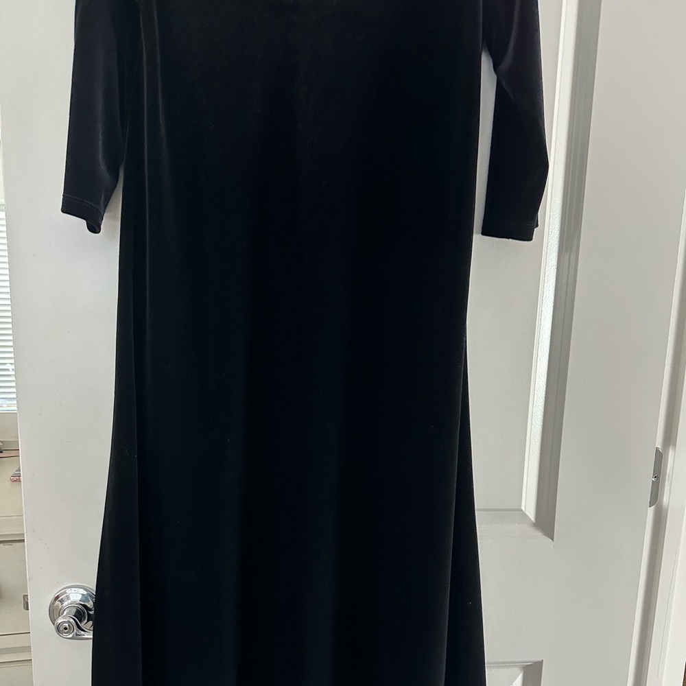 Chicos Black Velvet Midi Dress Size 1